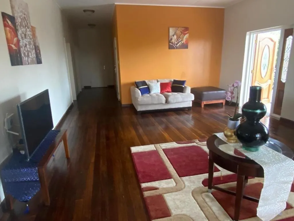 Margaret'S Home Roseau Apartment